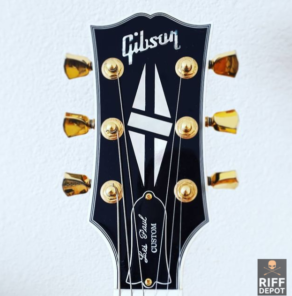 Gibson Les Paul Custom vs. Standard